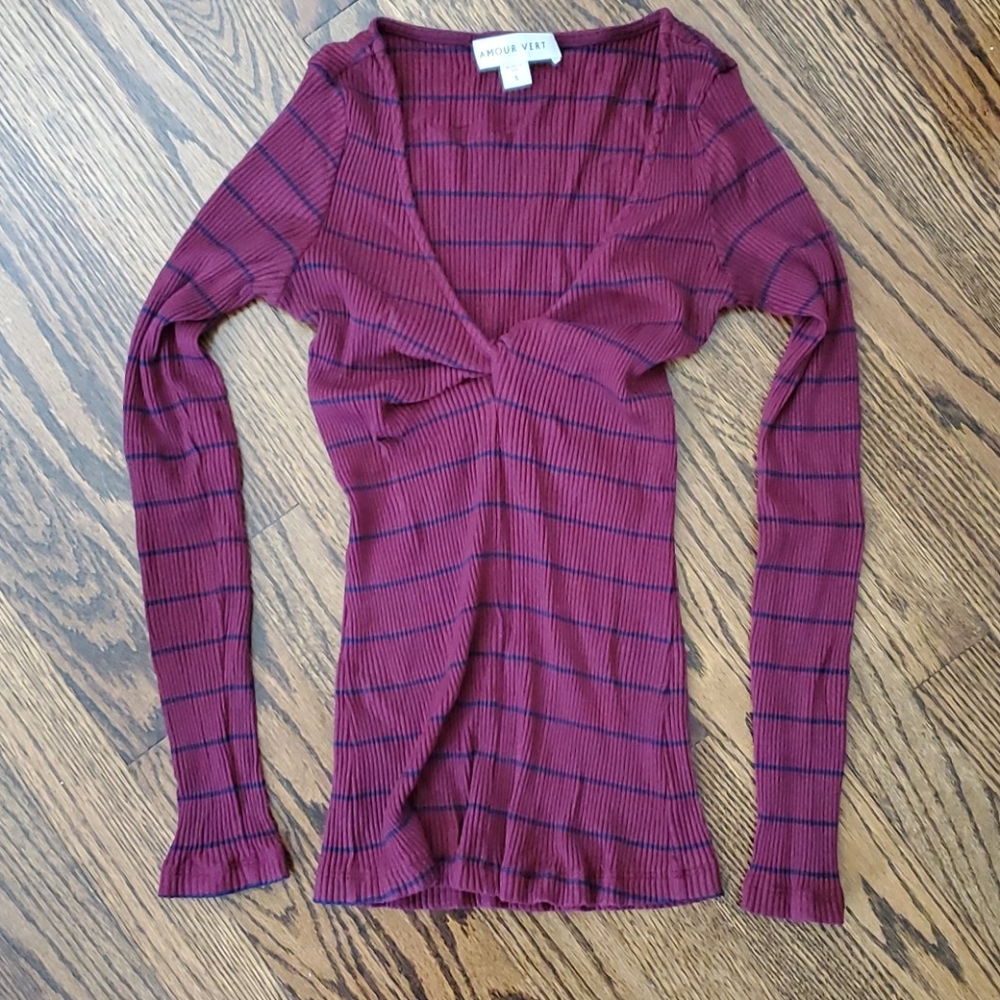 Amour Vert Long Sleeved Sweater S